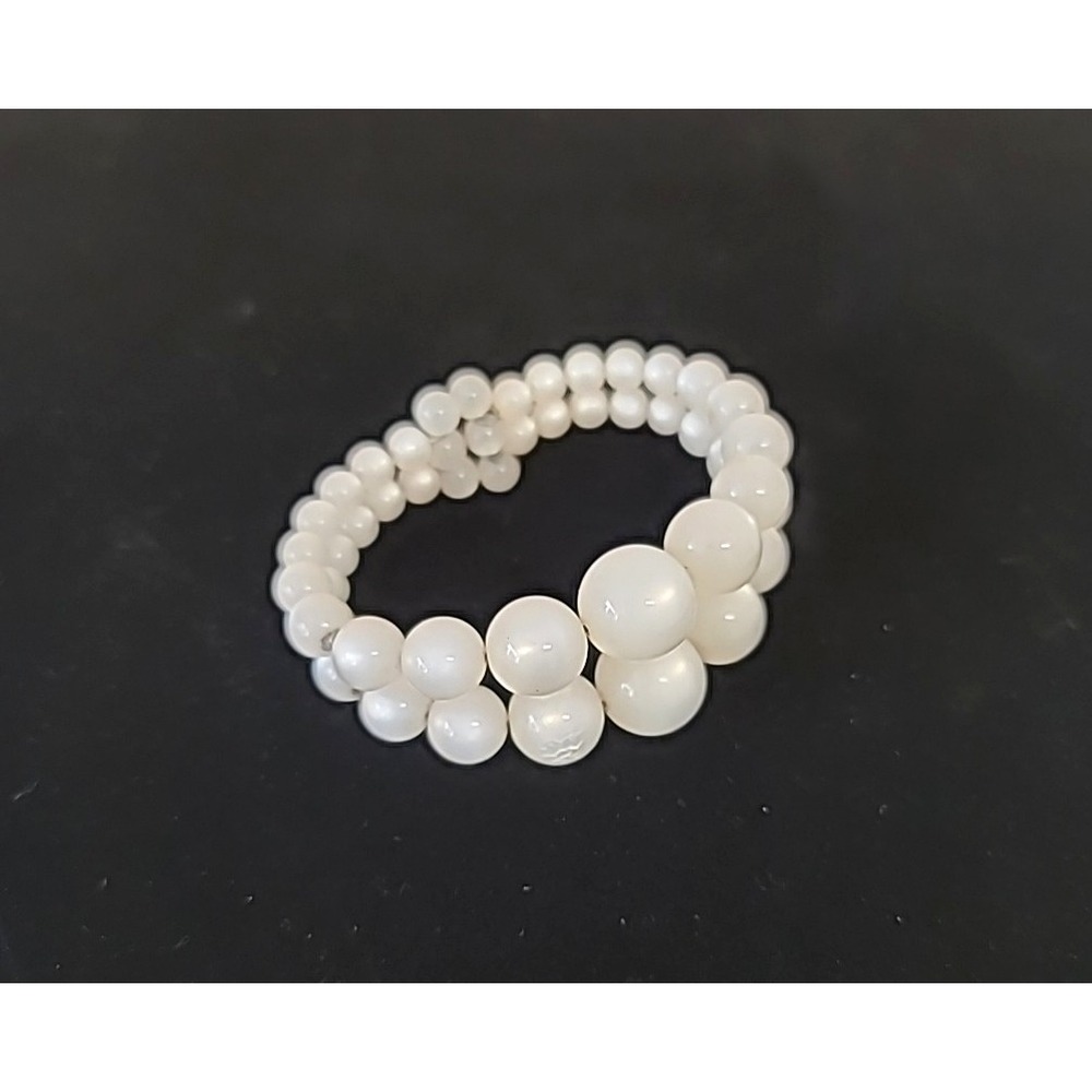 Vintage Art Deco White Moonglow Thermoset Lucite Memory Wrap Wire Bracelet